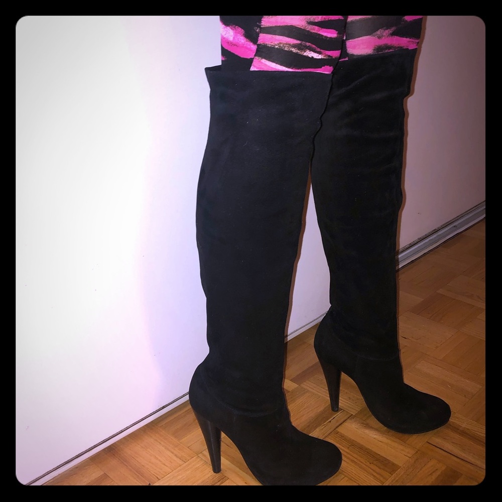 Basic black suede heel boots